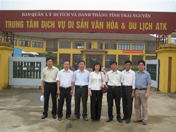 /Images/companies/dast/00.TRANG CHU/Anh hoat dong Dang/IMG_0875 (Hội nghị sơ kết thực hiện chương trình Học tập và làm theo....HCM tại ATK Định Hóa Thái Nguyên).JPG.jpg